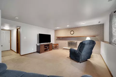 Living - 519 Hillside Dr, Dyer, IN 46311 photo 4 of 4