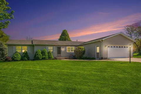 217 Kimrich Cir, Valparaiso, IN 46385