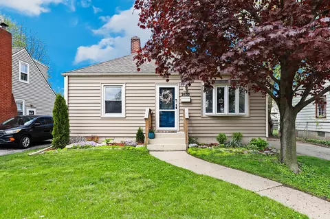 2633 Lincoln St, Highland, IN 46322