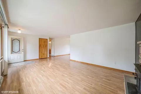 400 Elizabeth Dr, Crown Point, IN 46307 photo 9