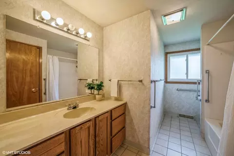 400 Elizabeth Dr, Crown Point, IN 46307 photo 15