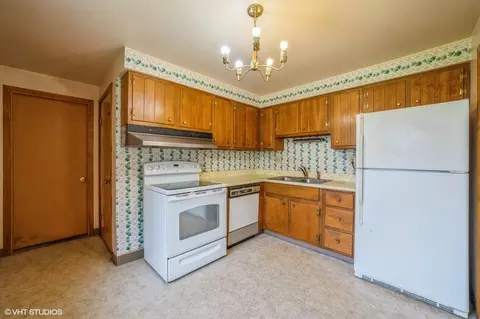 400 Elizabeth Dr, Crown Point, IN 46307 photo 13