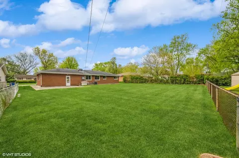 400 Elizabeth Dr, Crown Point, IN 46307 photo 5
