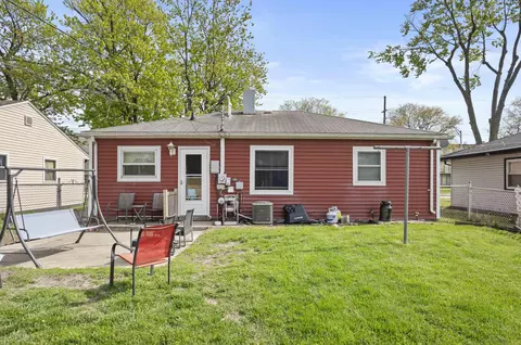 Exterior - 1663 175th St, Hammond, IN 46324 photo 5 of 6