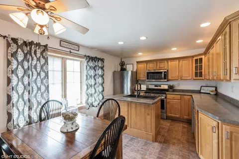 204 N Elgin St, Griffith, IN 46319 photo 2