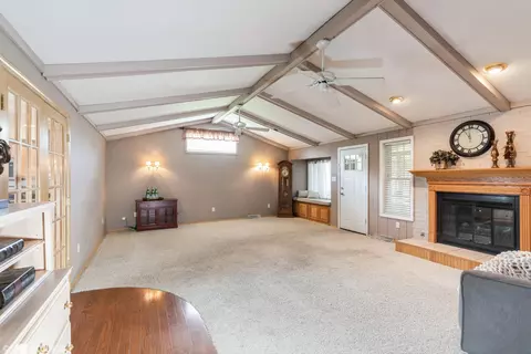 204 N Elgin St, Griffith, IN 46319 photo 4