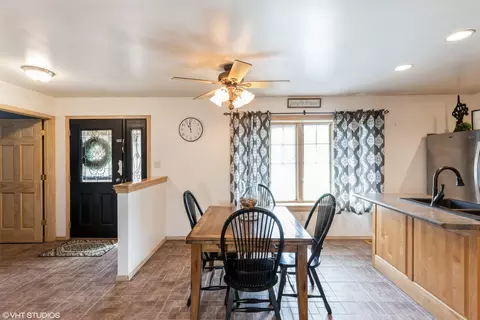 204 N Elgin St, Griffith, IN 46319 photo 3