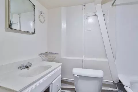 Bath - 2516 Schrage Ave, Whiting, IN 46394 photo 2 of 2