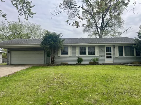 741 Timberline Pkwy, Valparaiso, IN 46385