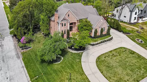 2101 Emmett Ct, Valparaiso, IN 46385