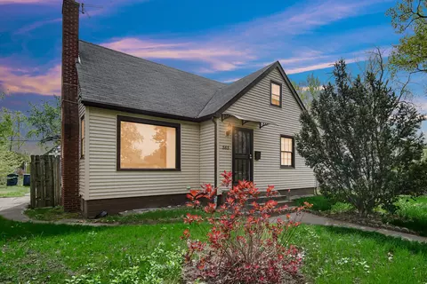565 Porter St, Gary, IN 46406 photo 2