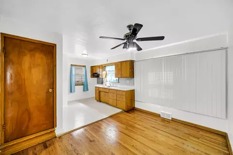 565 Porter St, Gary, IN 46406 photo 5