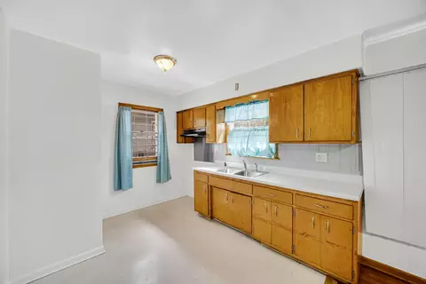 565 Porter St, Gary, IN 46406 photo 6