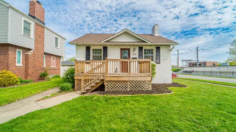 325 Sunnyside Ave, Munster, IN 46321