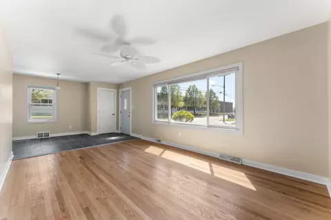 703 N Ernest St, Griffith, IN 46319 photo 2