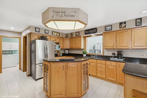 1835 W Oak St, Griffith, IN 46319 photo 4