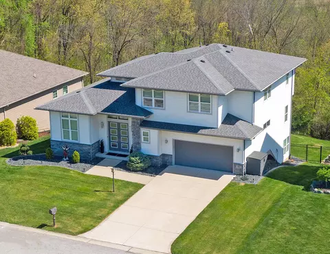 151 N Ridgeview Dr, Valparaiso, IN 46385