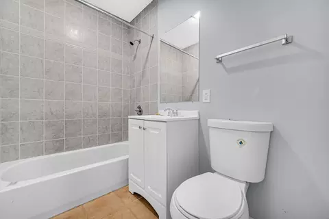Bath - 4220 Hohman Ave, Hammond, IN 46327 photo 3 of 3