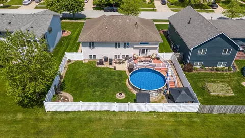 1539 Krame Dr, Crown Point, IN 46307 photo 3