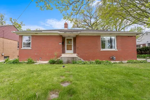 222 Southmoor Rd, Hammond, IN 46324