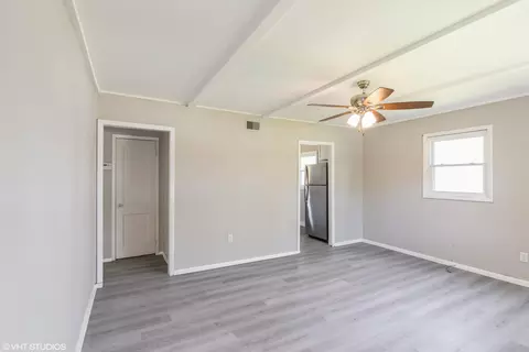Living - 316 N Dwiggins Ave, Griffith, IN 46319 photo 3 of 3