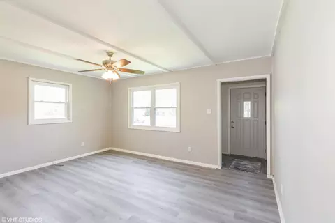 Living - 316 N Dwiggins Ave, Griffith, IN 46319 photo 2 of 3