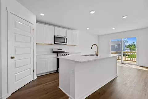 Kitchen - 602 Petry St, Hebron, IN 46341 photo 9 of 9