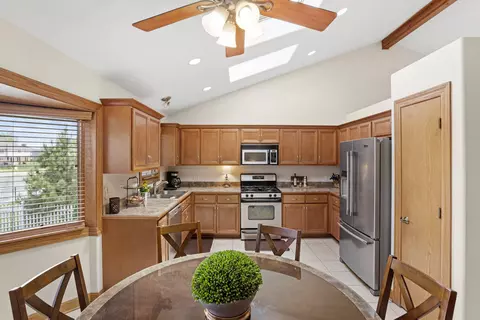 10257 New Devon St, Munster, IN 46321 photo 6