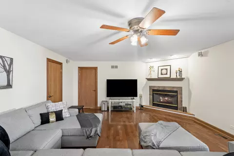 10257 New Devon St, Munster, IN 46321 photo 12