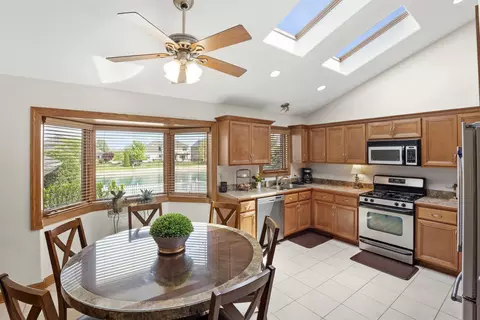 10257 New Devon St, Munster, IN 46321 photo 7