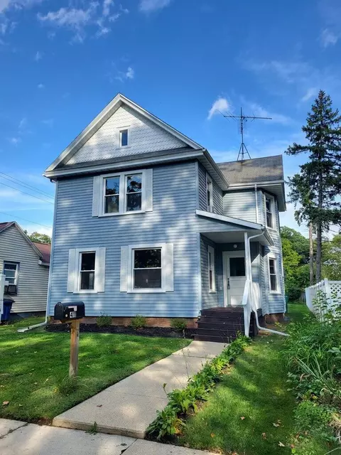 411 E St, La Porte, IN 46350