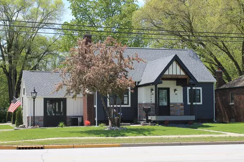 3298 Ridge Rd, Highland, IN 46322