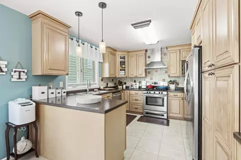 331 N Lillian St, Griffith, IN 46319 photo 5