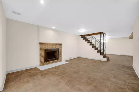 8215 Northcote Ave, Munster, IN 46321 photo 28