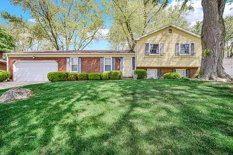 552 Roane Ln, Valparaiso, IN 46385