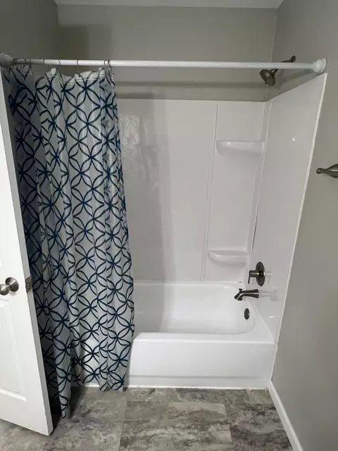 Bath - 8367 Webster Ct, Crown Point, IN 46307 photo 3 of 3