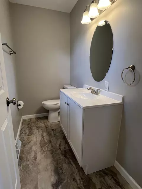 Bath - 8367 Webster Ct, Crown Point, IN 46307 photo 1 of 3