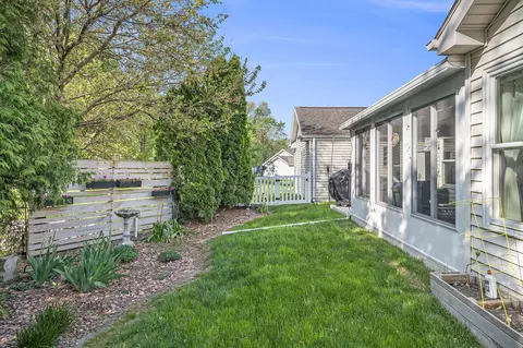 8251 Pointe Dr, Crown Point, IN 46307 photo 15