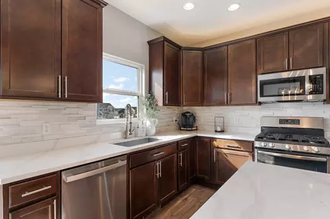 2307 Wicklow Dr, Valparaiso, IN 46385 photo 12