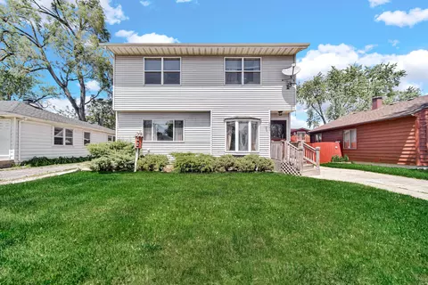 2643 Glenwood St, Highland, IN 46322
