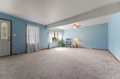 1446 N Broad St, Griffith, IN 46319 photo 4