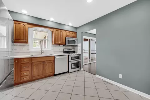 328 N Ernest St, Griffith, IN 46319 photo 9
