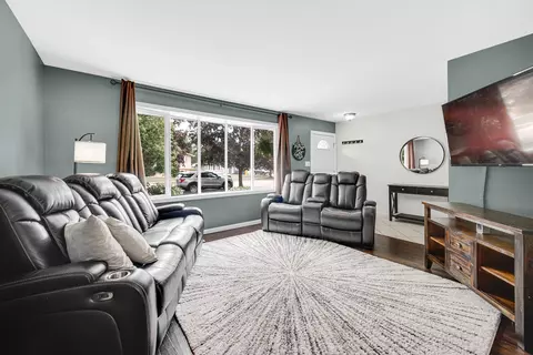 328 N Ernest St, Griffith, IN 46319 photo 3