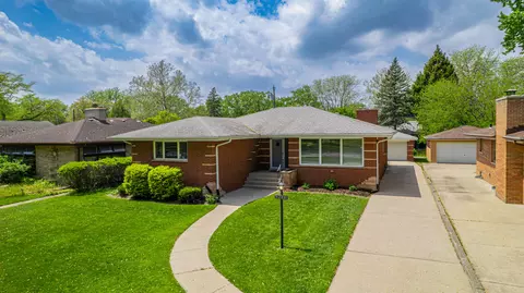 8246 Parkview Ave, Munster, IN 46321