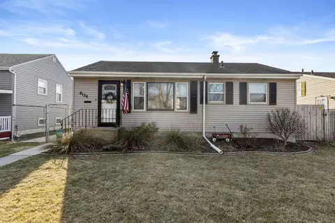 8136 5th St, Highland, IN 46322