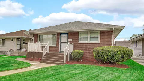 Exterior - 4766 Washington St, Gary, IN 46408 photo 2 of 4