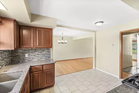8452 Forest Ave, Munster, IN 46321 photo 4