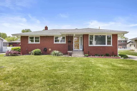 8452 Forest Ave, Munster, IN 46321 photo 1