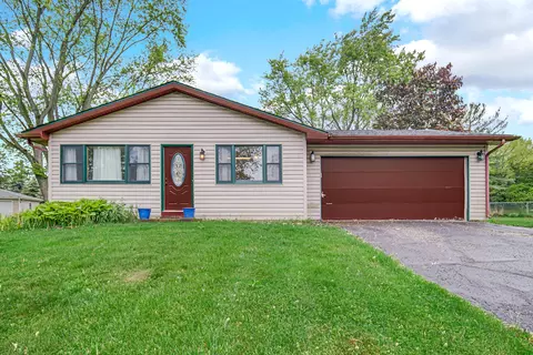 2255 St Joseph Ln, Valparaiso, IN 46385