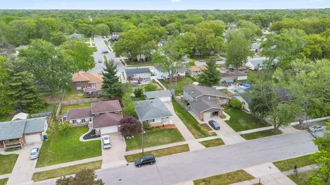 View/Area - 353 N Wright St, Griffith, IN 46319 photo 1 of 5